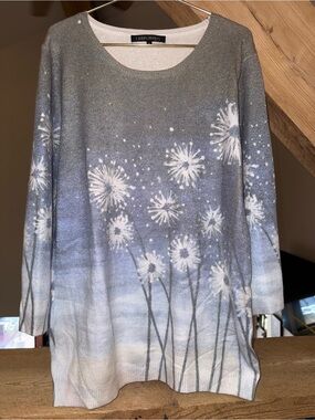 Comfortibles Womens Gray & White Floral Crew Neck Sweater